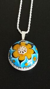 Yellow flower medallion