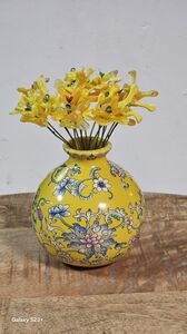 Porcelain and glass flowers