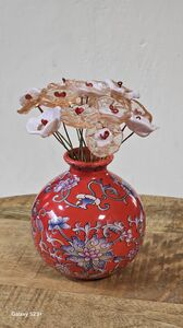 Porcelain and glass flowers